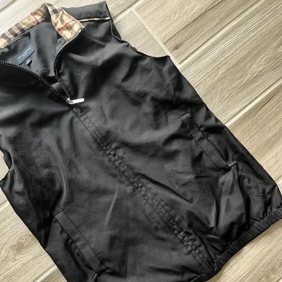 Burberry Womens Golf Vest - Black Full Zip - Size X-Small - 100% authentic - Picture 5 of 10